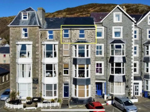 Remarkable 1-bed Seaview Beach Apartment Barmouth
