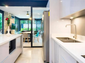 Villa Isla - Jacuzzi and Chef includ 4 BR 8 PPL