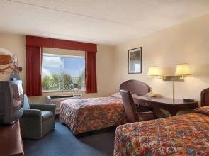 Super 8 Manchester Airport