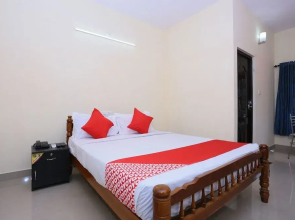 OYO 24129 Panackal Inn