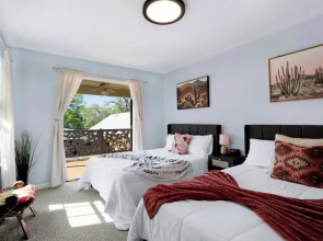 Spacious Retreat & Game Room Sleeps 12