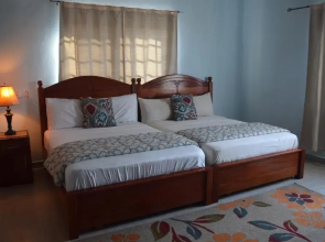 Coconut Pointe Villa & Beach Resort