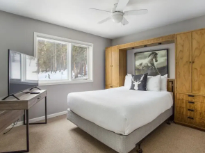 Stormbunker Paradise 4 Bedroom Home by RedAwning