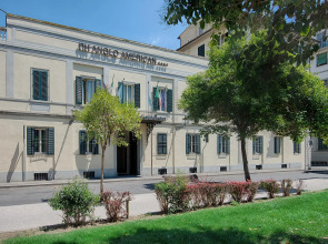 Crest Resort & Pool Villas