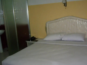 Pinangsia Hotel