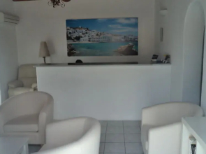 Maroulinas Boutique Apartments & Studios