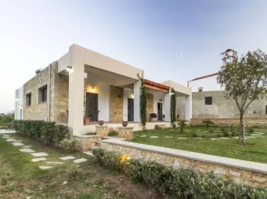 Agarathos Traditional Rooms With Pool