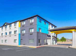 Days Inn by Wyndham Bernalillo