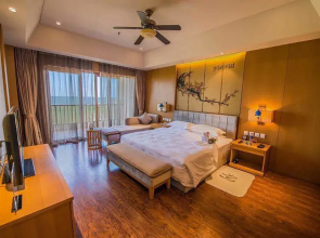 Qinhuangdao Arcadia Seaside Holiday Hotel