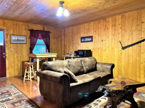 Alaska Creekside Cabins