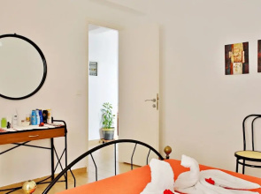 Isadora Apartments