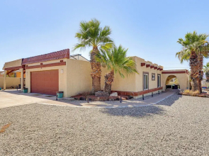 Lake Havasu Home w/ Pool: 2 Mi to Boat Launch