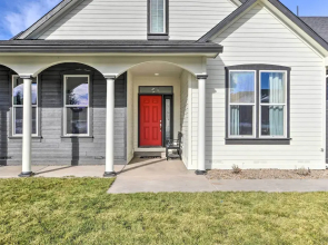 Alluring Home w/ Fire Pit < 1/2 Mi to Oit!