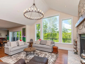 Villa Vista - Fabulous new Home Overlooking the Golf Course in Port Carling