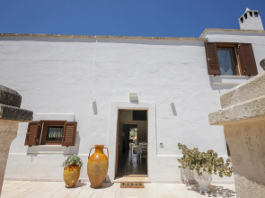 TD Villa Ricchiari Traditional Villa With Designer Pool