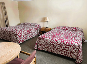 Love Hotels Timberline By OYO Lake Superior