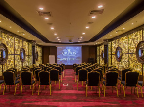 Cratos Premium Hotel & Casino