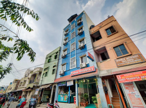 OYO 35856 Padma Residency
