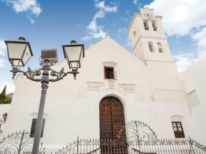 Completely Restored Beautiful 250-year-old Authentic Farm