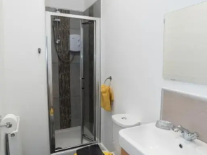 Bentley House with En-Suites