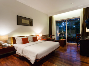 Lynnaya Urban River Resort