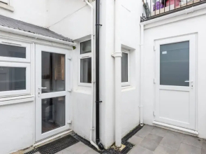 Bright and Cosy 1 Bedroom Flat Close To Marina