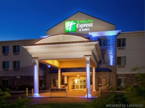 Holiday Inn Express Hotel & Suites Clinton by IHG