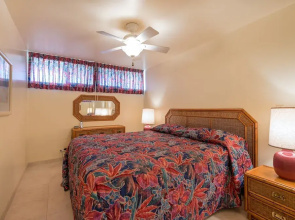 Kahana Reef 402 by RedAwning