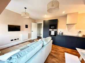 Redland Suites - Apartment 7