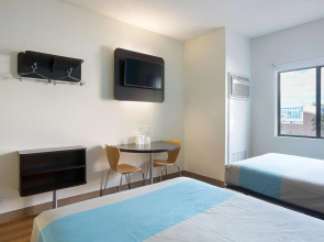 Motel 6 Page, AZ