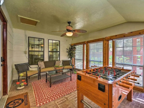 Spacious Conroe Home w/ Foosball & Pool Table!