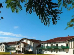 Cassen Holiday for Eight Guests