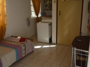 Happy Turtle Apartments