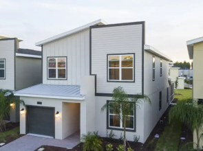 Fabulous 5 Bedrooms Close to Disney at Champions Gate Resort 8988