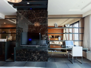 85 Traveler Holiday Service Apartment