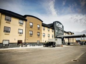 Home Inn and Suites Regina Airport