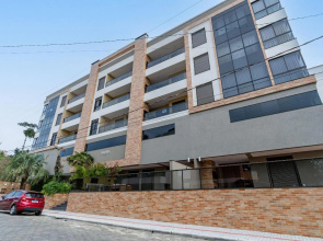 Excelente Localização - 2 dorms 5 pessoas - No Centro de Bombinhas, Próximo do Mar