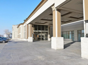 Woodbine Hotel and Suites