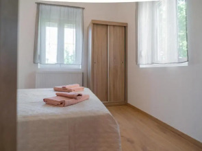 Zalman s Cozy 1 BR Free Wifi Upper Place