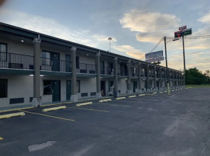 Travelers Inn