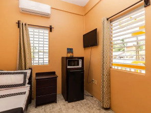 San Pedro Studios and Suites