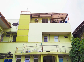 RedDoorz Near Binus Kijang