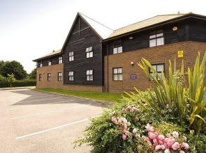Premier Inn Farnborough West - Southwood