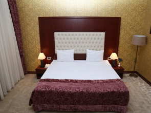 Отель Clover Hotel Baku