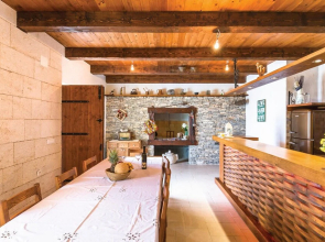 Awesome Home in Gornje Tucepi With Wifi and 2 Bedrooms