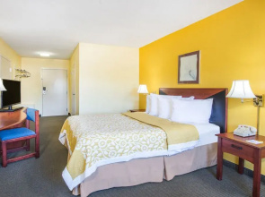 Days Inn By Wyndham Milan Sandusky South