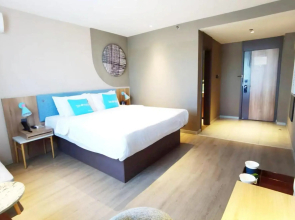 Homeinn · neo (Yangzhou Yizheng Zhenzhou West Road)