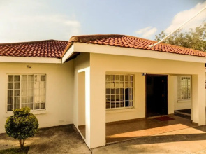 Mavuna Guest Lodge & Conference Centre