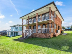 67 South Pacific Crescent - Studio Apartment