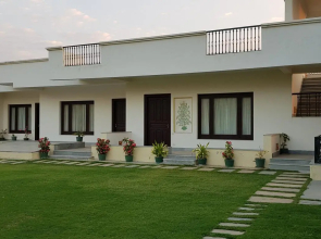 Devraj Villa-A Luxury Homestay with Pool